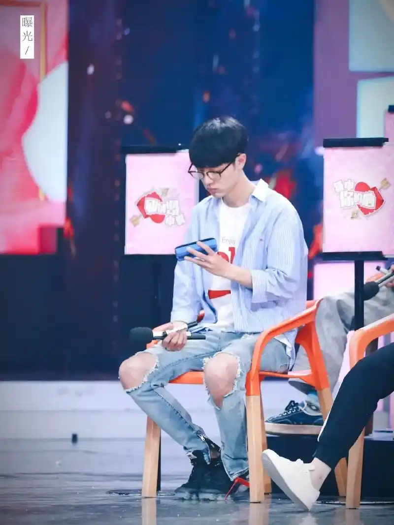 是没见过的18年快本录制片段 #肖战  - 抖音