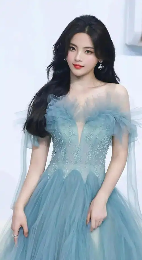 杨超越高清唯美清纯写真,楚楚动人!_高清图集_新浪网