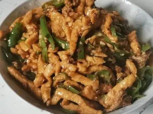 openchan做的#家常菜# 米饭杀手尖椒肉丝(鸡丝)