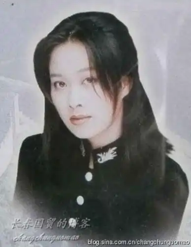 那英青涩旧照曝光曾模仿苏芮师从谷建芬