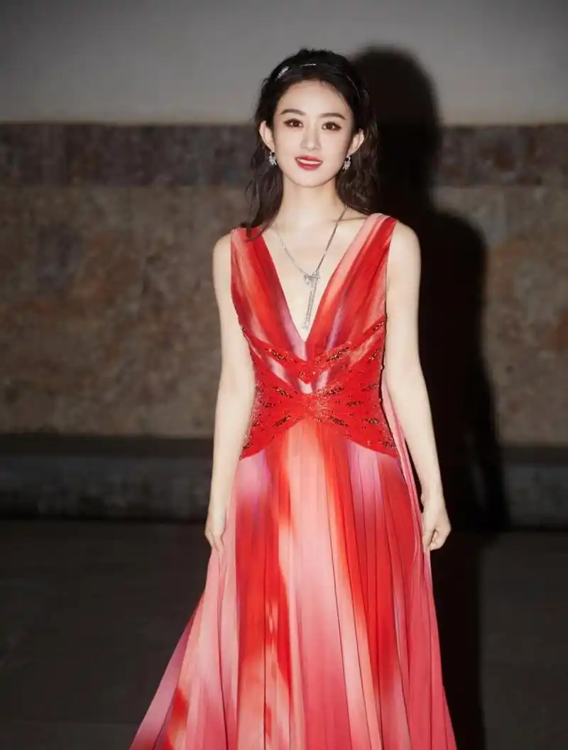 赵丽颖深v红裙# #娱乐