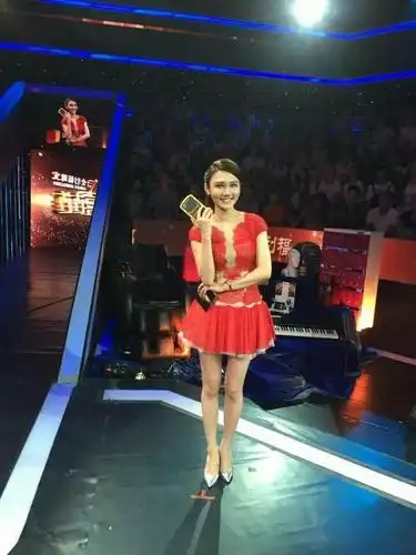 龙洋主持诗词大会第六季,观众态度大转变