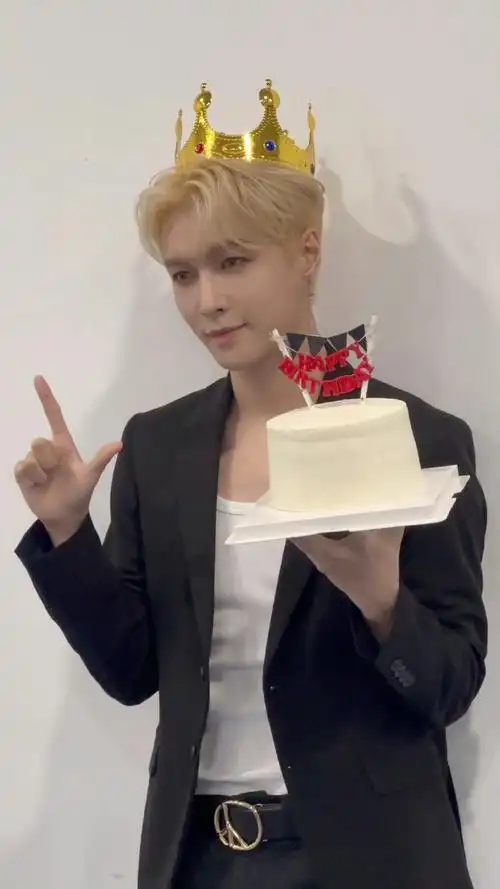 张艺兴1007生日快乐