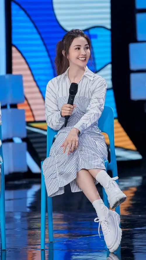 蔡卓妍《快乐大本营》游戏开挂 手绘twins团粉超有爱__凤凰网