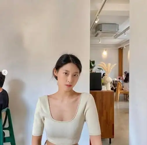 韩国女团aoa成员雪炫sns发照秀完美身材