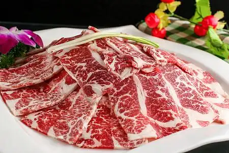雪花牛肉片高清图片顶级雪花火锅涮牛肉高清图片雪花肉片高清图片
