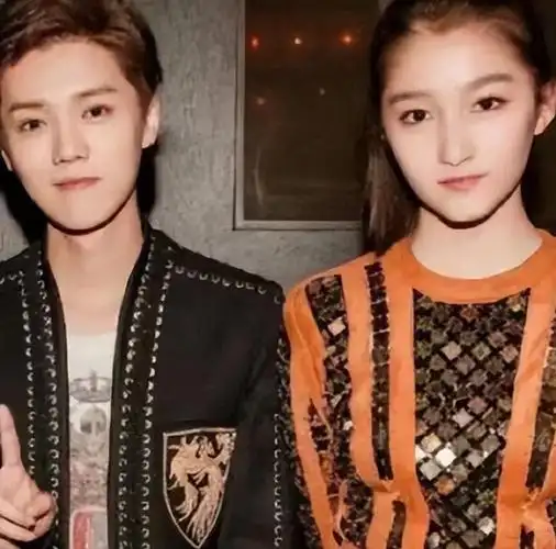 关晓彤甜蜜庆祝鹿晗生日