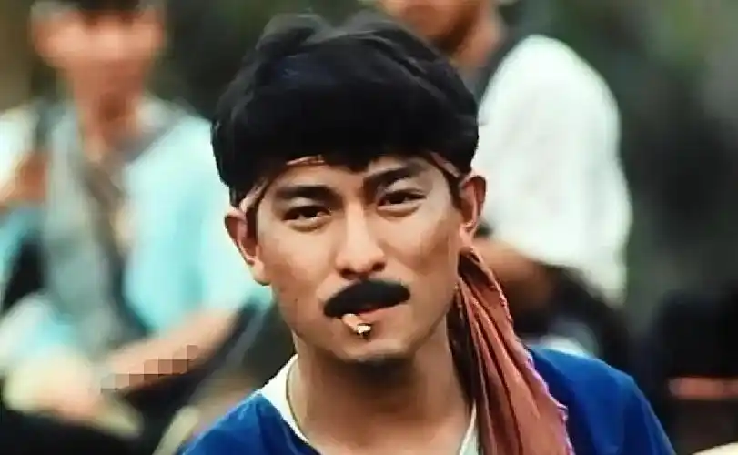 刘德华29岁时演军人,刘德华50岁时演军人,有没有差距一目了然