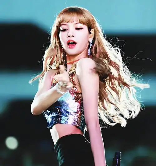 lisa舞台照分享你是一道光照亮我的世界