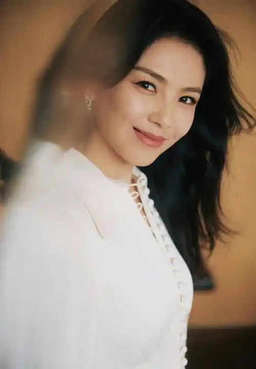 44岁刘涛闪耀活动现场!