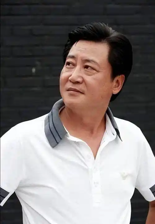 原创导演赵宝刚闪婚娶初恋丁芯47岁有喜结婚36年宠妻如宝