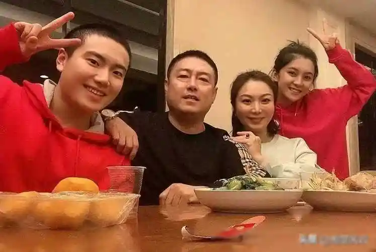 煤老板之子,前女乒世界第一等名人子女_梁靖昆_家庭_陈梦