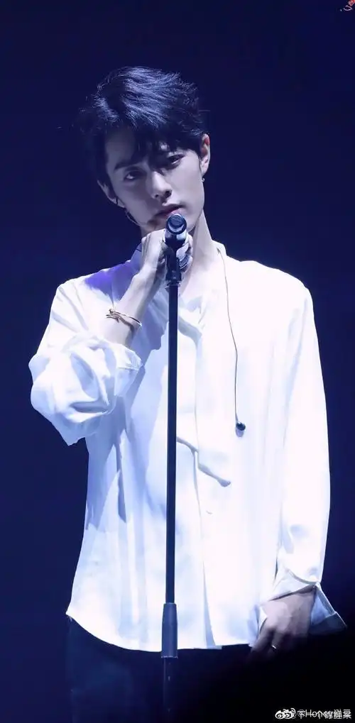 肖战有哪些出圈神图(黑勿答)? - 知乎