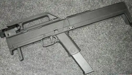 可折叠式冲锋枪fmg9是一款由美国magpul工业公司研制的可折式冲锋枪