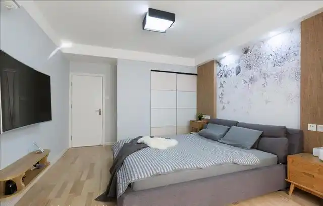 本案是一套39平一居小户型,整体现代简约风格,空间利用极致,布局紧凑