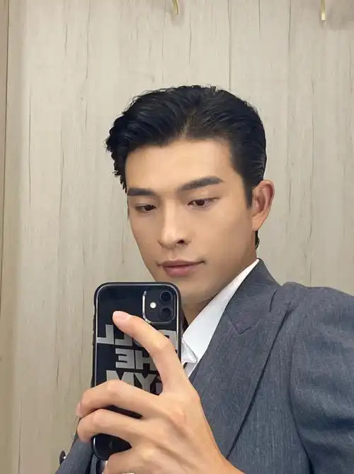 状态会越来越差尤其做了模特,容貌焦虑太严重了大小眼,左右脸不对称