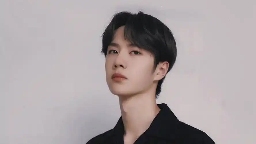 41m上传时间:2021-03-25壁纸封面图王一博壁纸于2021-03-25上传元气