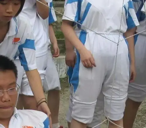 西安娃的集体回忆那些年丑哭我们的校服