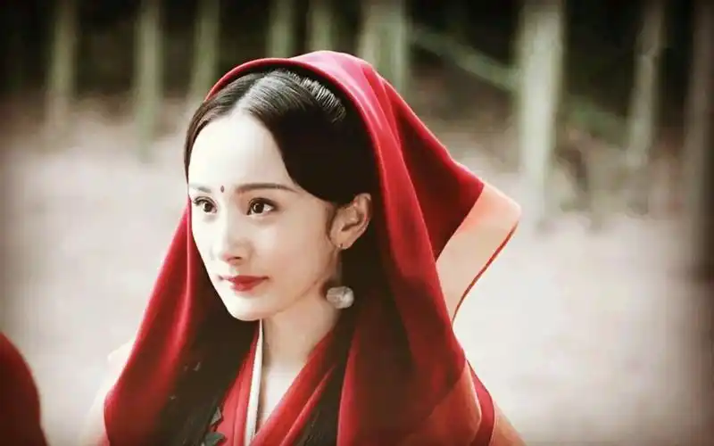 素素/白浅,杨幂,三生三世十里桃花,素素不同于白浅,她将白浅的逗比