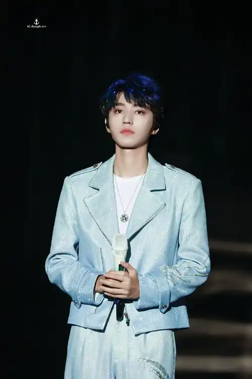 陪王俊凯奔赴每一个十年#/#王俊凯新歌回望#约定共赴这一趟.