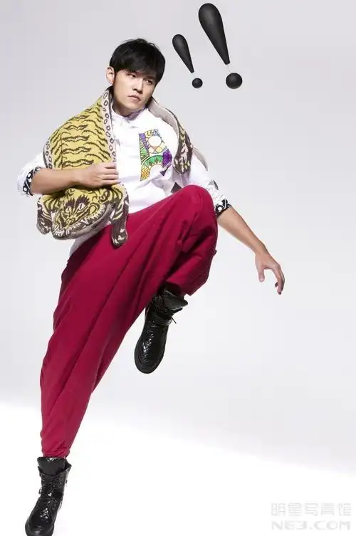 周杰伦写真-656x988.84k.大图-明星写真馆n63.com