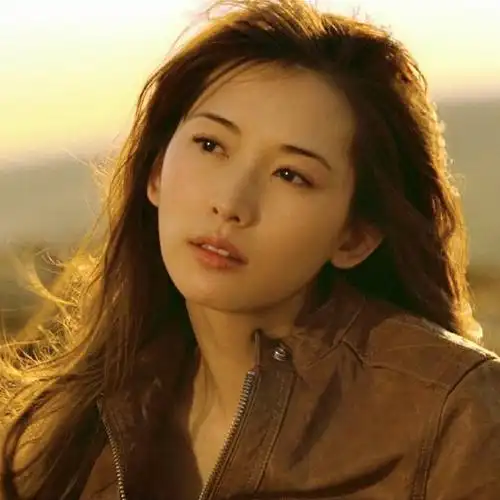 一些林志玲的头像,感觉也是公认的美女了,但是很少看到有把她当做头像
