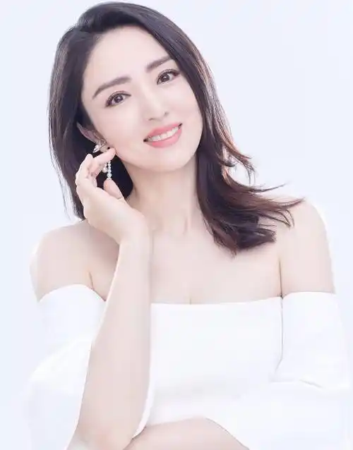 女神董璇,丰满有料,真性感!_魅力_身材_生活