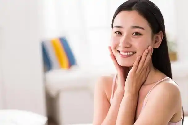 现在很多女生都想拥有一个细腻光滑,白皙的皮肤,这样好的肌肤出门不