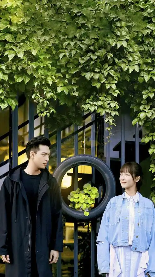 亲爱的热爱的韩商言佟年高清壁纸