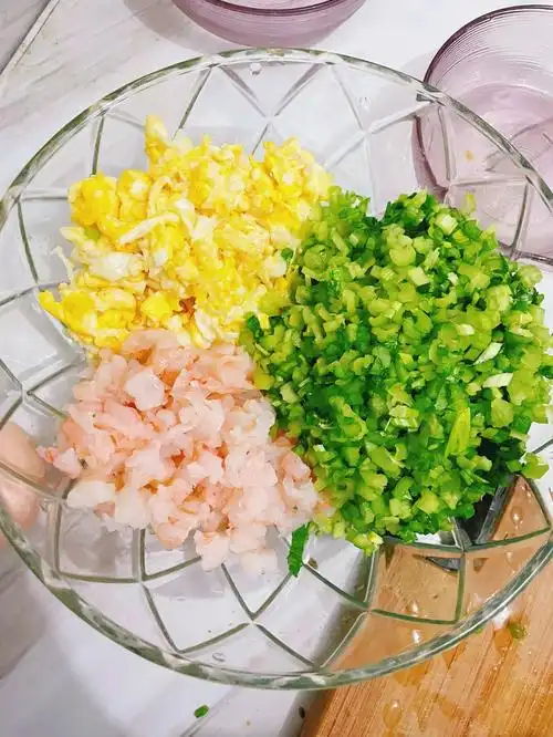芹菜虾仁鸡蛋煎饺简单清爽好吃不油腻