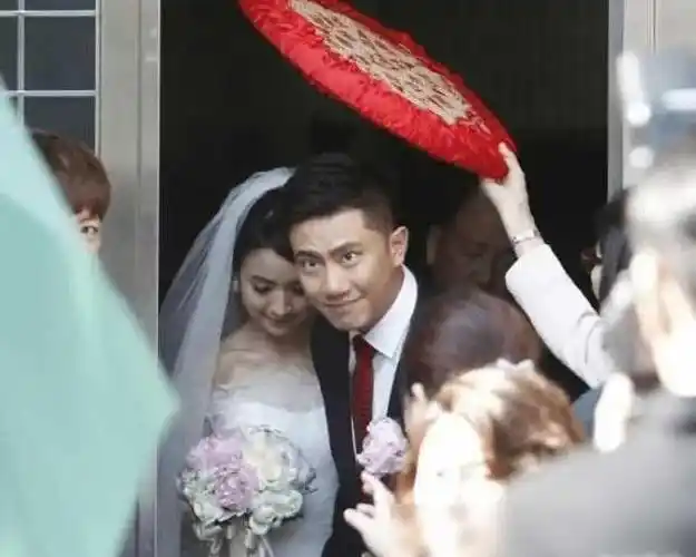 捉j在床反被打为奴为婢九年精神失常林依晨离婚不丢人
