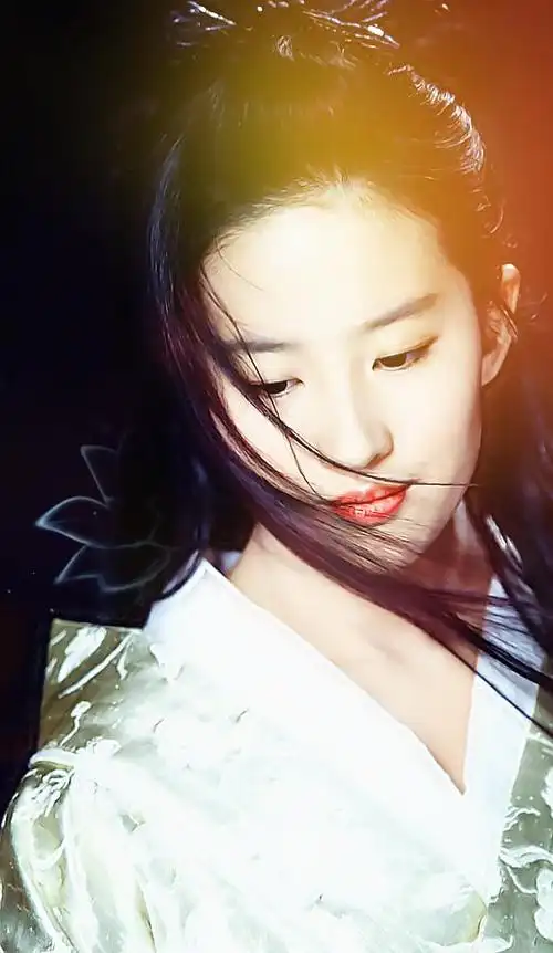 刘亦菲简介(刘亦菲简介身高体重) - 盾灵网