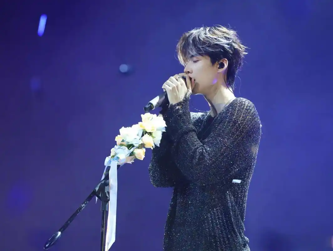 四川卫视##周柯宇成都巡演#周柯宇成都开唱!