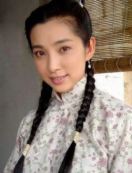 李冰冰秀小蛮腰:时尚完美结合,李冰冰资料介绍及影视剧照