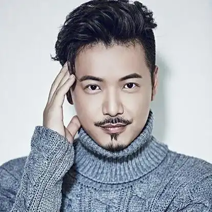 项斌,中国大陆男演员,毕业于中央戏剧学院导演系98级本科班.