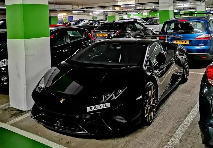英国(伦敦) 兰博基尼 huracan(飓风) lp640-4 performa