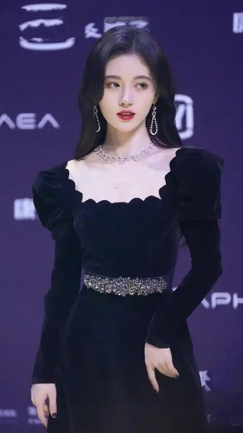 鞠婧祎 红毯造型