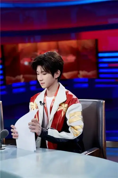 迪丽热巴王源代言2021北京春晚