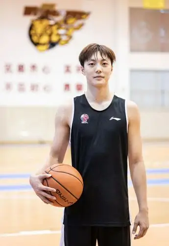 胡明轩 图源微博