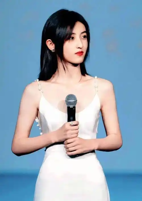 子枫妹妹的风格怎么变这样了? 她的变美思路值得所有女生学习 !