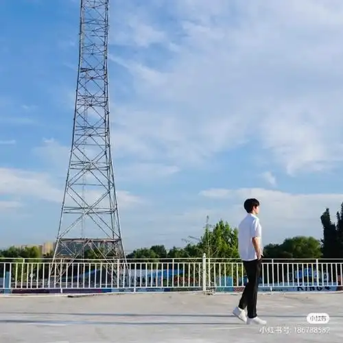 林彦俊白衬衫背影照##林彦俊明天见