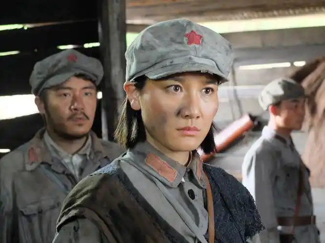 央视八套强档播出大型电视剧突围突围