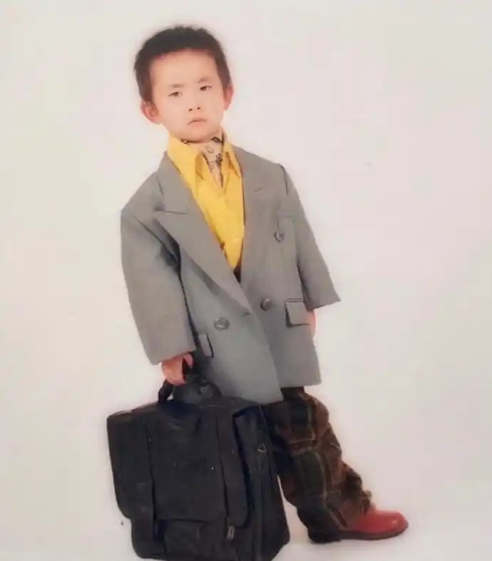 tfboys分享210601tfboys童年照来袭祝我们永远的小朋友们节日快乐