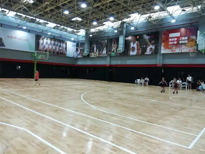 室内篮球馆
