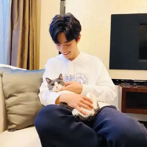 肖战的坚果姑娘 我们果儿又胖了 - 抖音