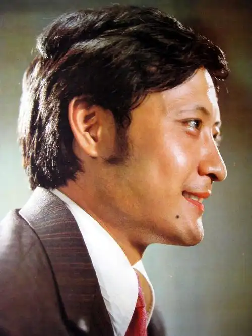 史钟麒:八零年代最具艺术气质的男演员,出演《生活的颤音》等