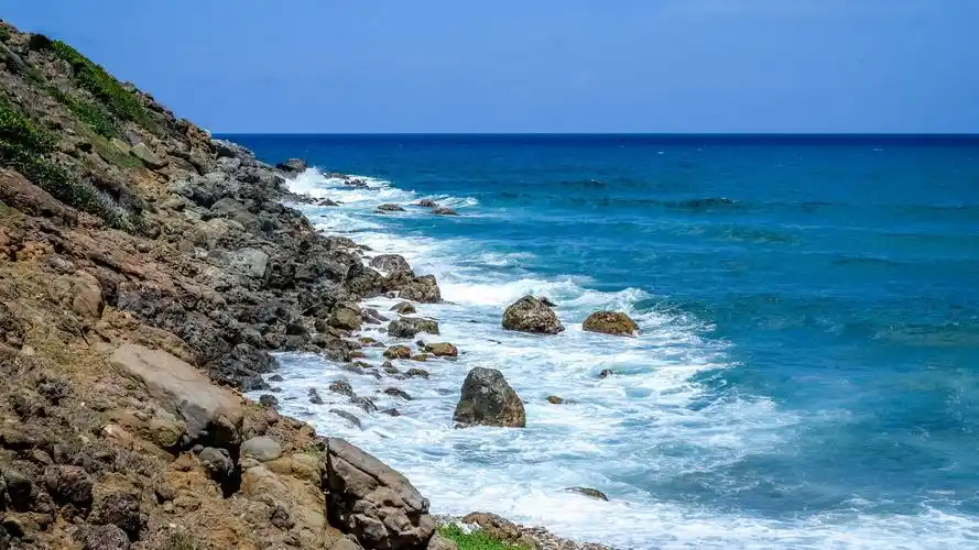 修成海边石头的温柔,风景图片-回车桌面