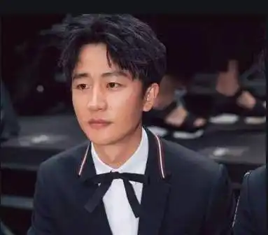 37岁的黄轩,回忆起19岁那年发生的一件事,仍然无法释怀_黄金甲_伴舞