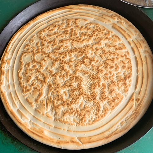 山东大锅饼锅盔即食熟食白面老面手工自制麦香烧饼火烧牛羊肉泡馍