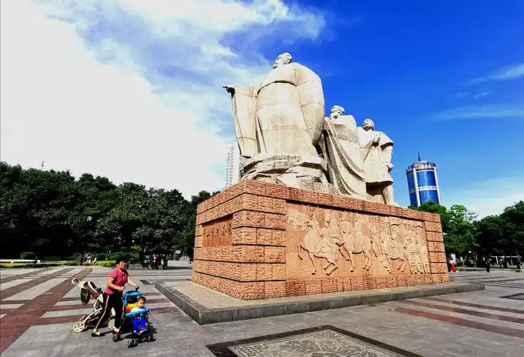 周王城广场掠影……手机随手拍…2019.5.20.